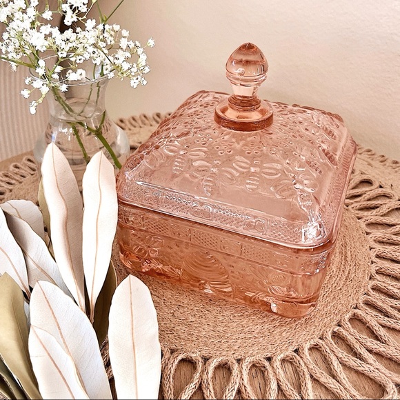 Vintage Other - HP • Vintage Tiara Glass Honeybee Glass Dish